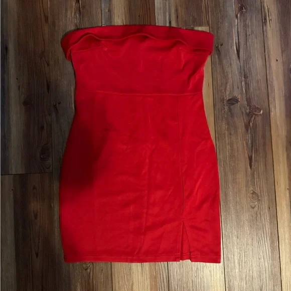 Elegant Red Mini Dress - Picture 4 of 6